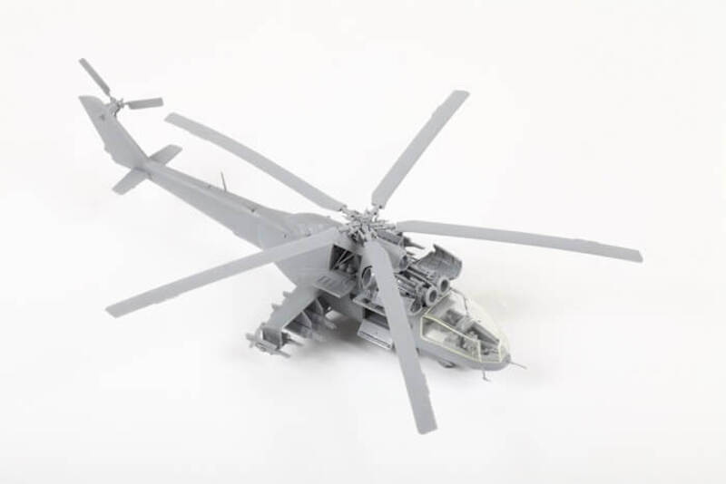 

Zvezda Aircraft Models 1/72 Scale #7273 Soviet Attack Helicopter Mil "Hind