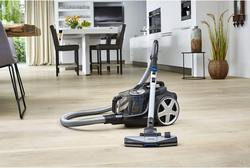 Philips Powerpro Expert Bagless Vacuum Cleaner, GFE FC9732/61, Black