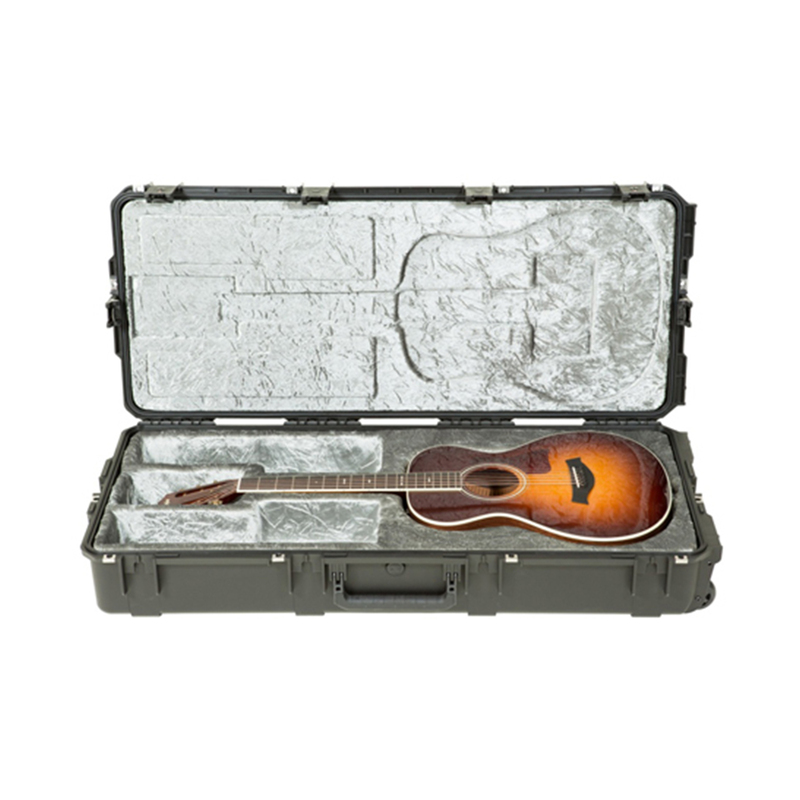 

SKB iSeries Classical Guitar Case with TSA Latch & Wheels, Black