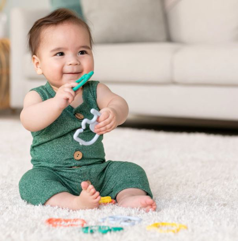 Infantino Teether & Rattles Baby Gift Set for Babies, Multicolor