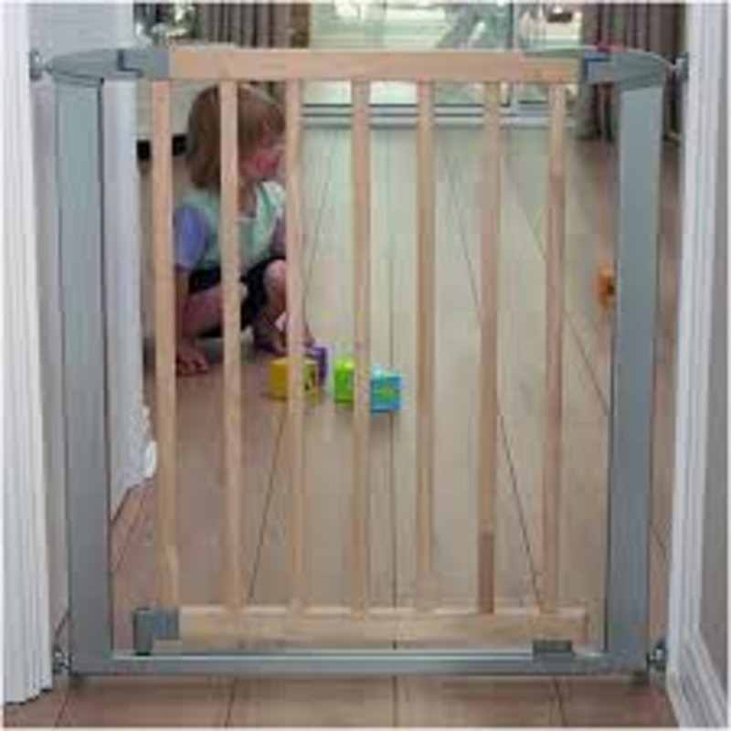 Clippasafe Swing Shut Extendable Metal/Wood Gate, 73-96cm, Silver/Wood