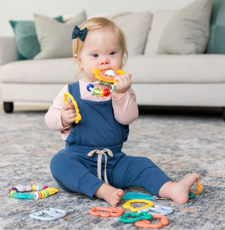 Infantino Teether & Rattles Baby Gift Set for Babies, Multicolor