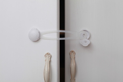 Vee Seven Child Protective Multi Purpose Lock, Long, 2 Pieces, White