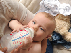 NUK First Choice Plus PP Baby Feeding Bottle, 150ml, 0-6 Months, Multicolour