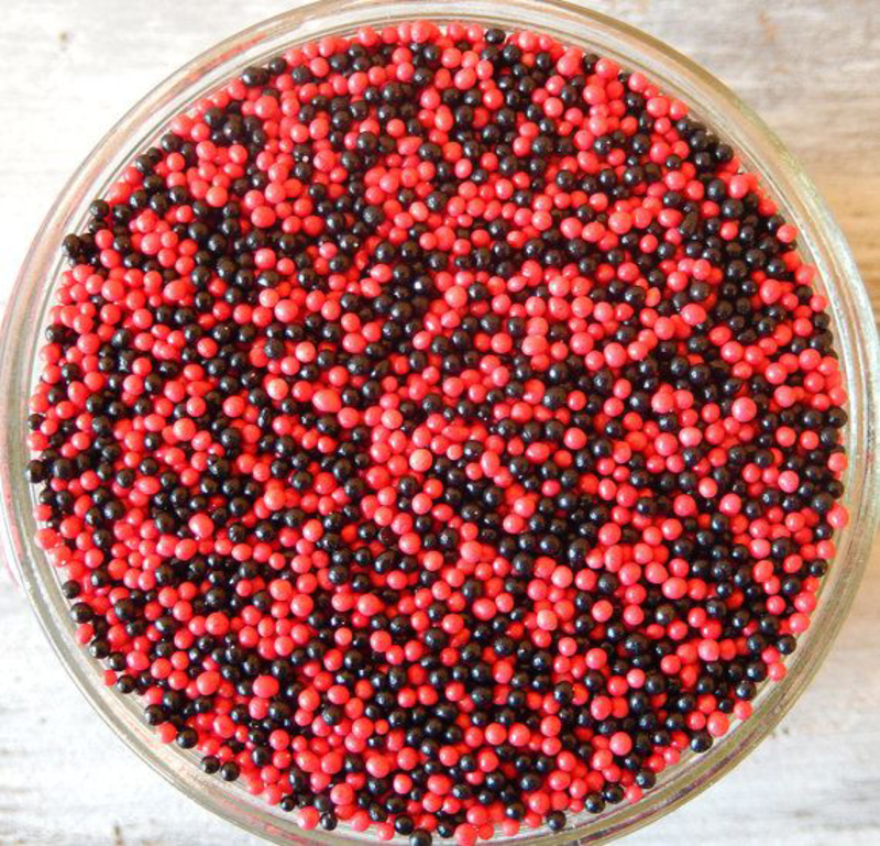 Mavalerio Mil Cores Black and Red Pareils Food Decorative, 150g