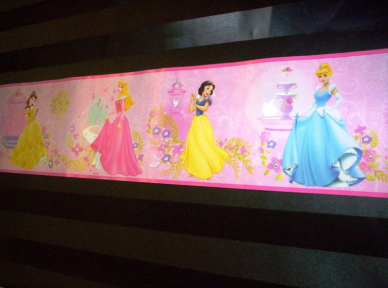 

Room Mates Decals Princess 3D Border with Viewer, Multicolour