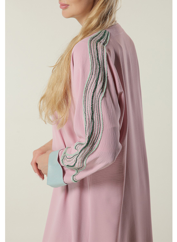 Moistreet Long Sleeve Hand Embroidered Details Abaya, Medium, Pink