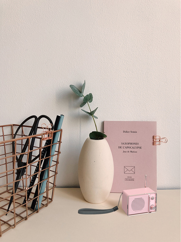 UK Plus Wireless Bluetooth Speaker with Built-In Battery, Pink