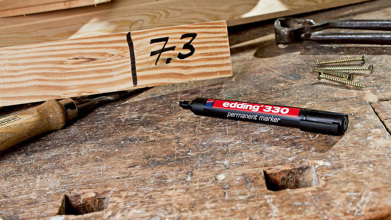 Edding E-330 Permanent Marker with Chisel Nib, Green
