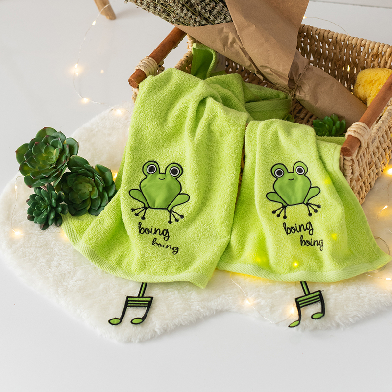 Milk & Moo 2-Pieces Cacha Frog Baby Towels Set, Green/Black