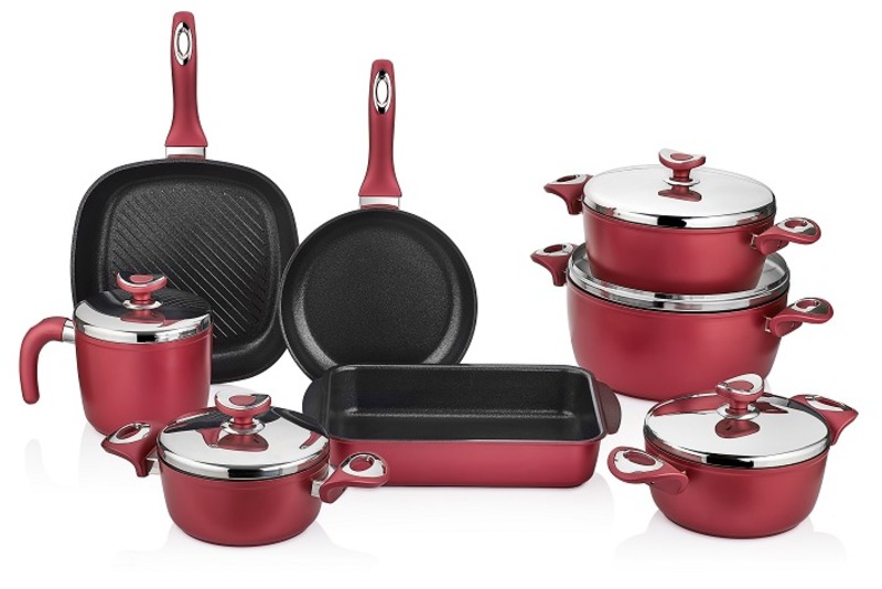 

SAFLON-13 PCS TITANIUM COOKWARE WEDDING SET -MADE IN TURKEY-RED COLOR