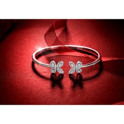 Liali Jewellery Red Carpet Butterfly 18K White Gold Bangle for Women with 172 Diamond, Silver