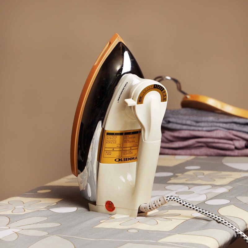 Olsenmark Automatic Dry Iron with Non-Stick Golden Teflon Plate 1200W, OMDI1741, Silver/White