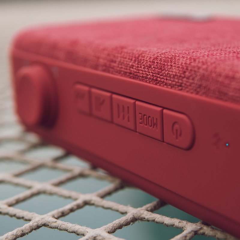 Zakk Lounge Portable Bluetooth Speaker, Red