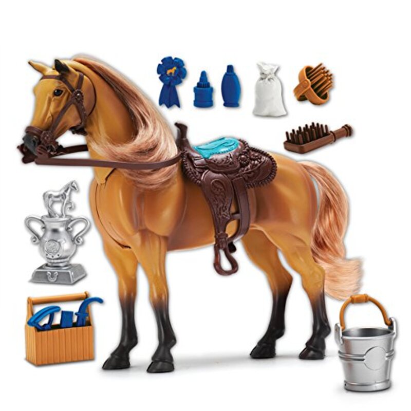 

Sunny Days Entertainment Blue Ribbon Champions Horse Toy with Deluxe Horse Quarter Set, 10 Pieces, Ages 4+, Multicolour