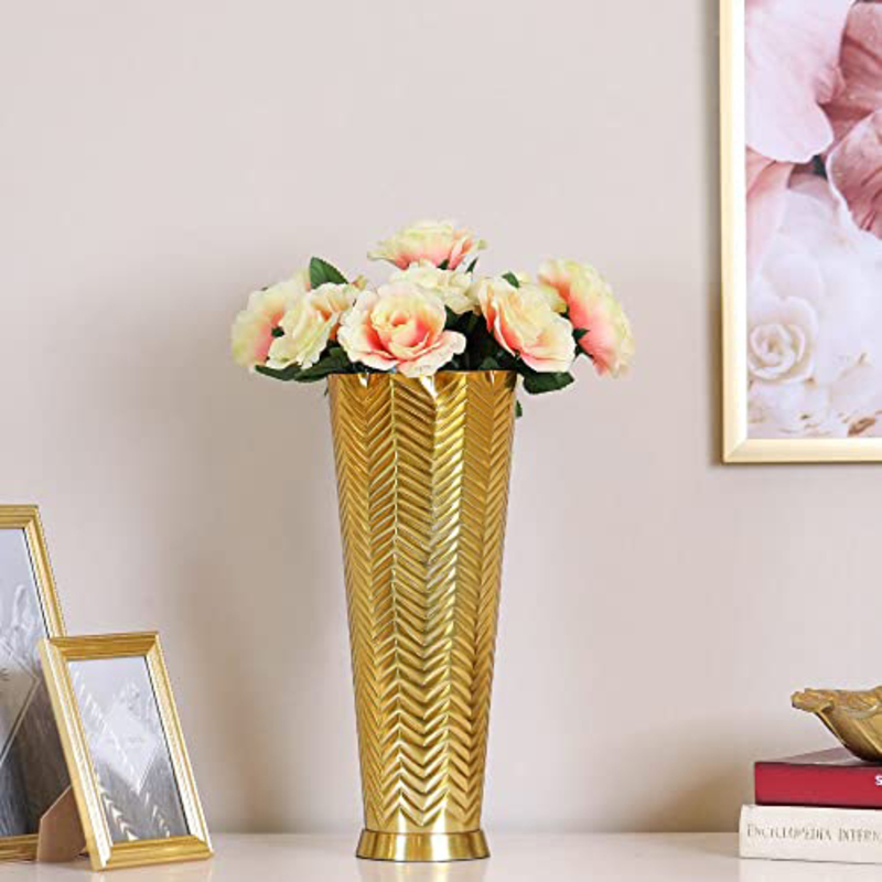 

Danube Home Decimus Geomatry Texture Vase, Gold