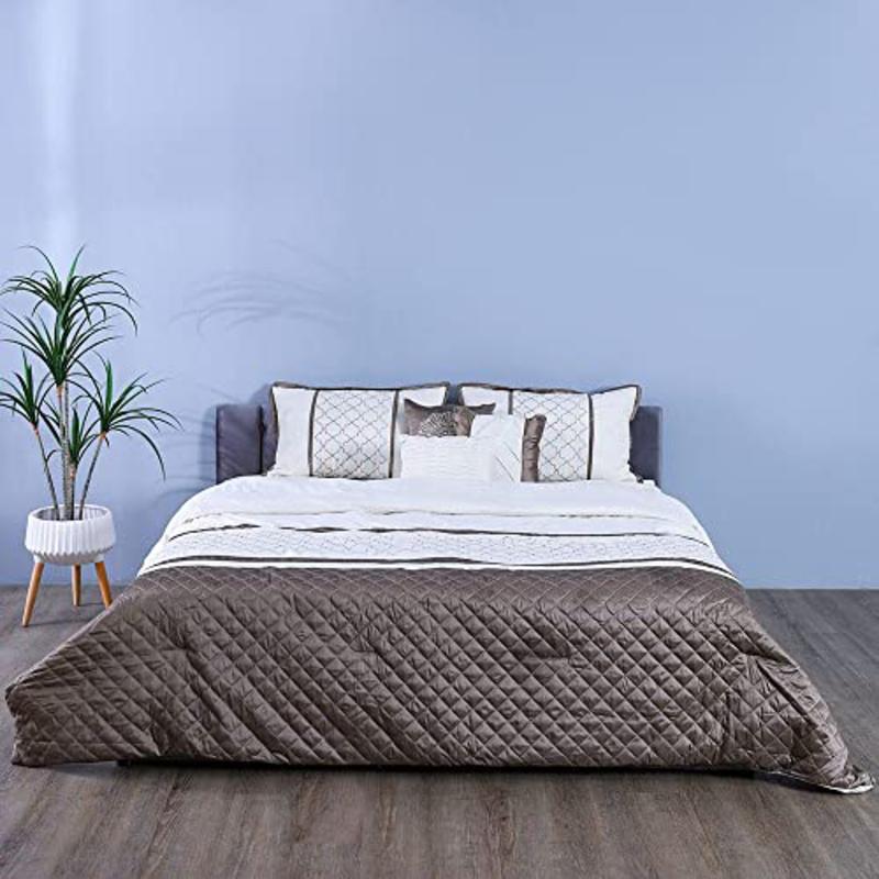 

Danube Home Ariannaallie Super Emb Comforter Set, King S/7, Camel